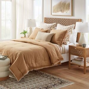 Full/Queen Double Flange Merrow Stitch Comforter Set Off White Studio McGee